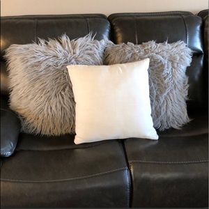 Throw pillow bundle